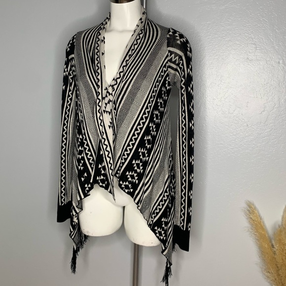 Forever 21 Aztec Southwestern Cardigan Sweater Black White w/ Fringes OSFM - Picture 3 of 15